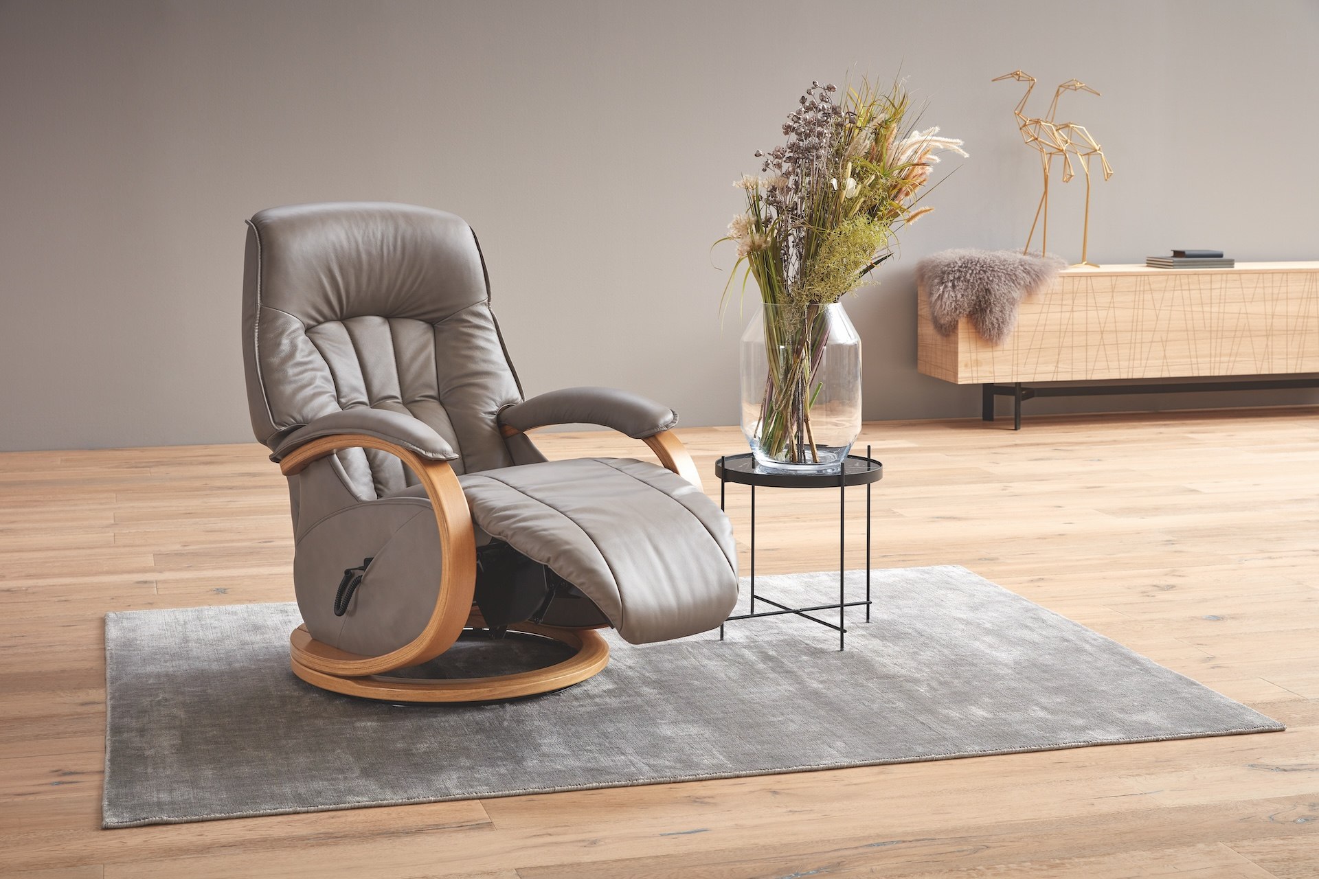Himolla Mosel 8948 27S Midi Swivel Manual Recliner Chair - Material Things