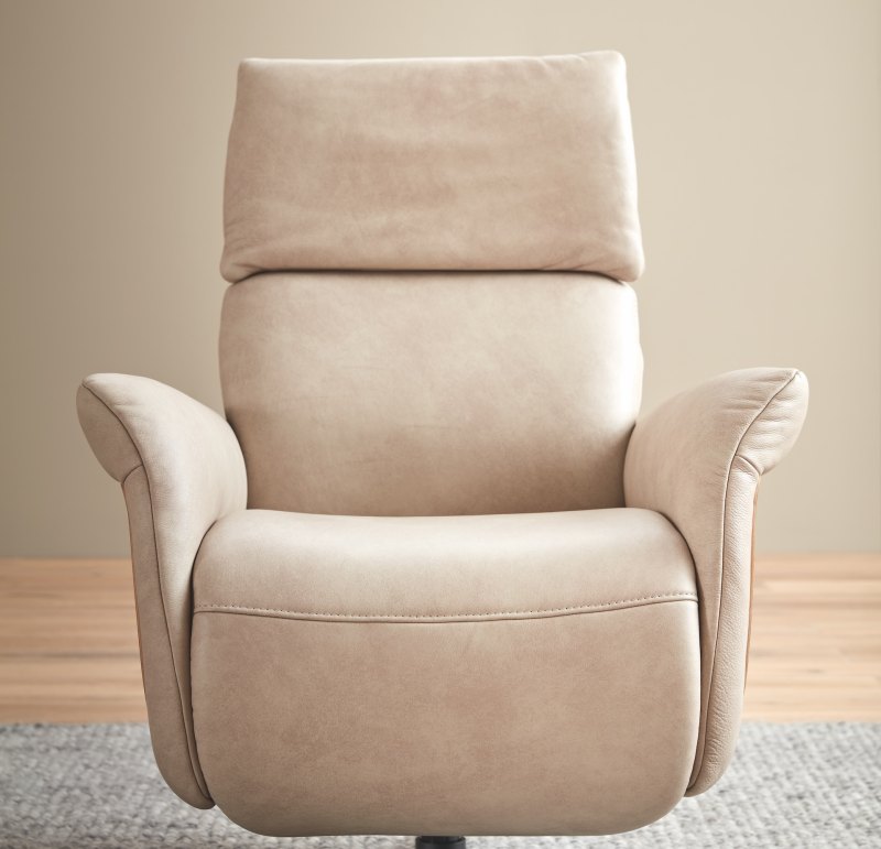 Himolla Cleo 8980 Chair with wooden steel ring base Himolla Cleo 8980 Chair with wooden steel ring base